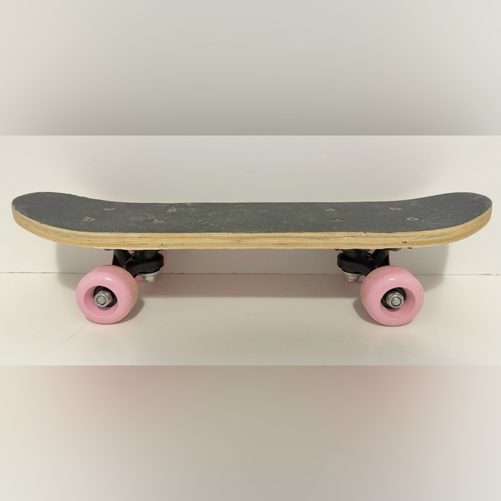Kids Skateboard with Pink Wheels 17”